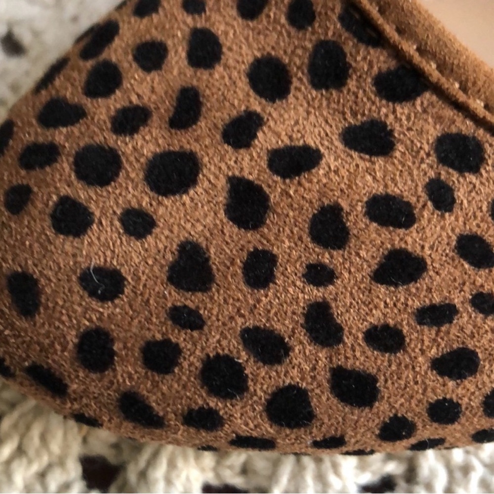 Isaac Mizrahi Cheetah Print Mary Jane Flats Size 8.5 Brown Black Animal Print - Picture 4 of 5